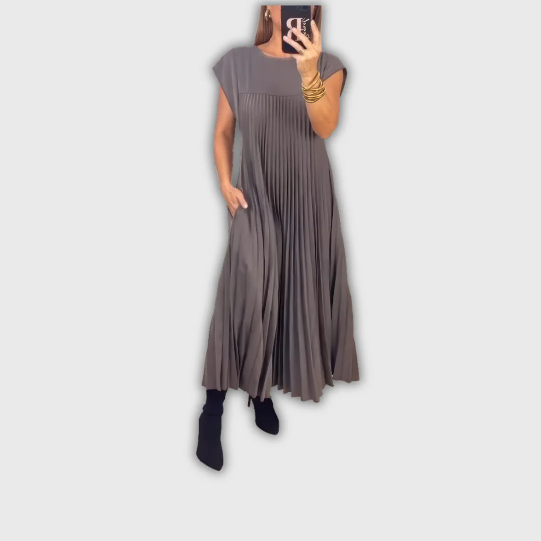 Robe Unie Plissée Sans Manches