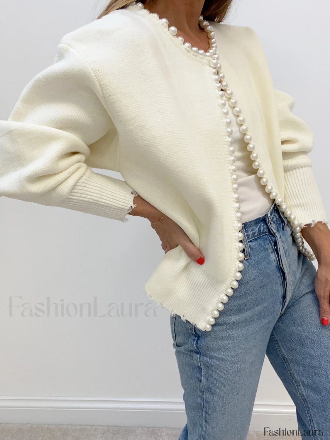 Cardigan en maille à bords déchirés avec bordure de perles