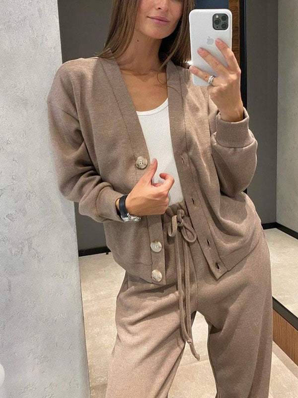 Ensemble décontracté confortable avec pull col V et pantalon