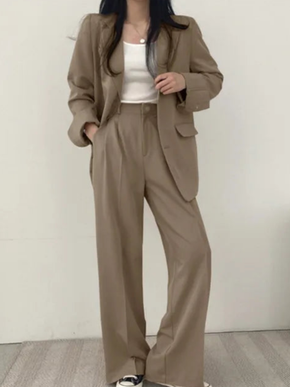 Ensemble Blazer et Pantalon Ajusté Sophistiqué pour Femme