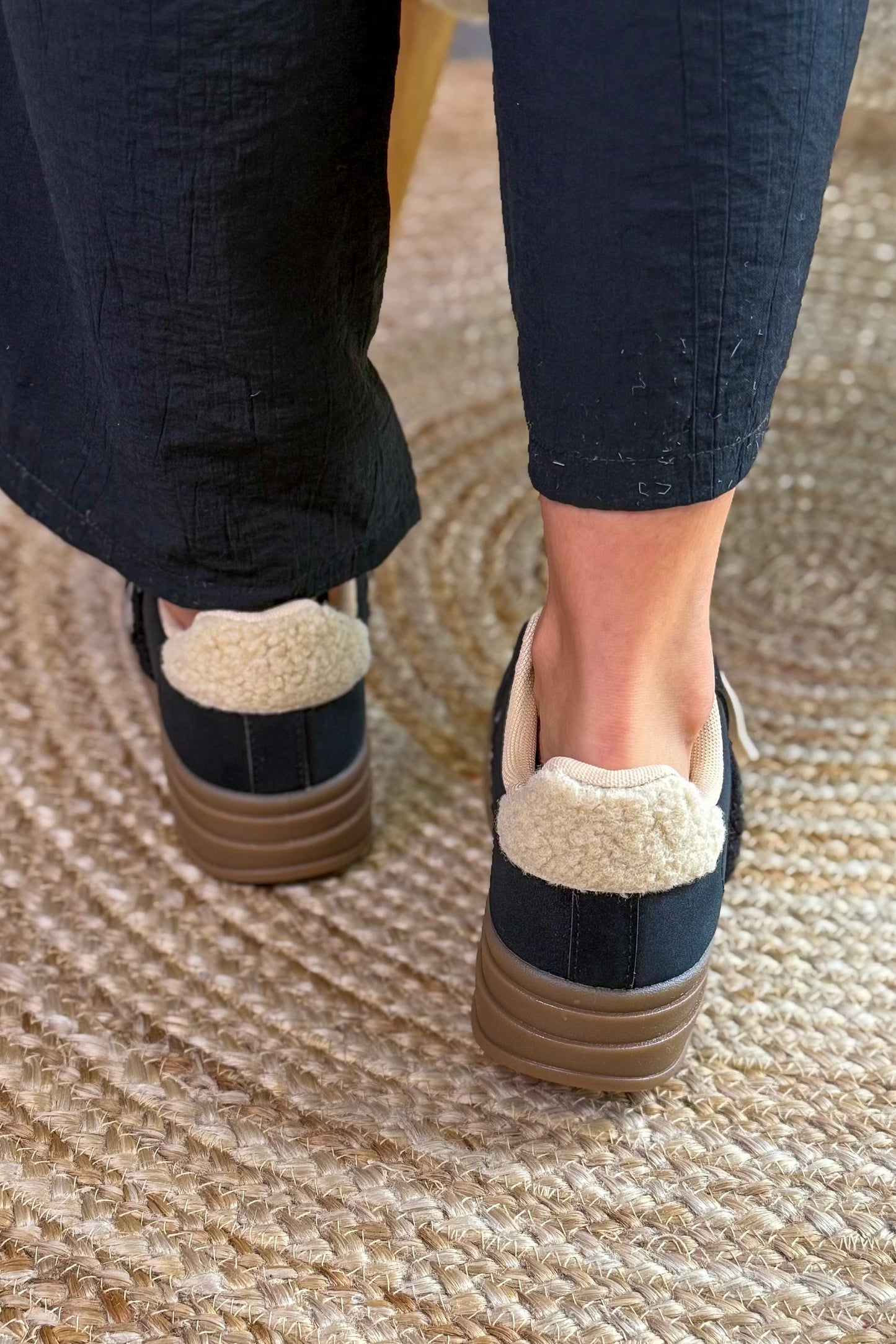 Basket Addax Noir Avec Teddy Beige