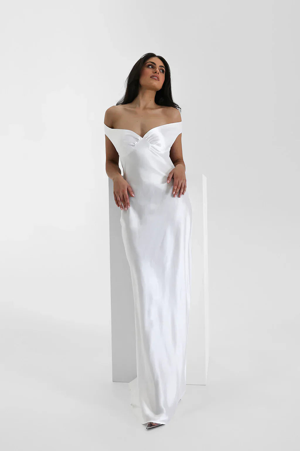 Elegant Women's Satin Evening Dress with Off-the-Shoulder Neckline