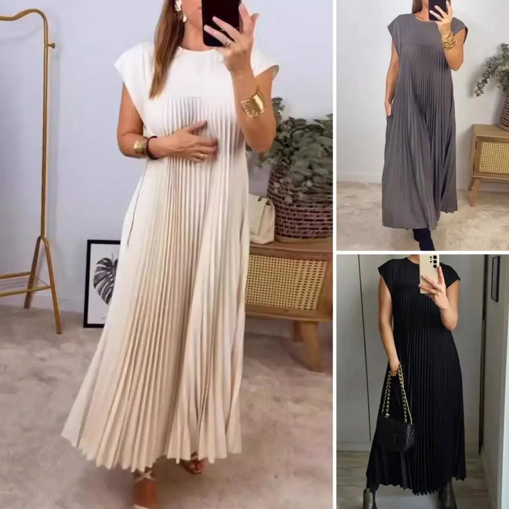 Robe Unie Plissée Sans Manches