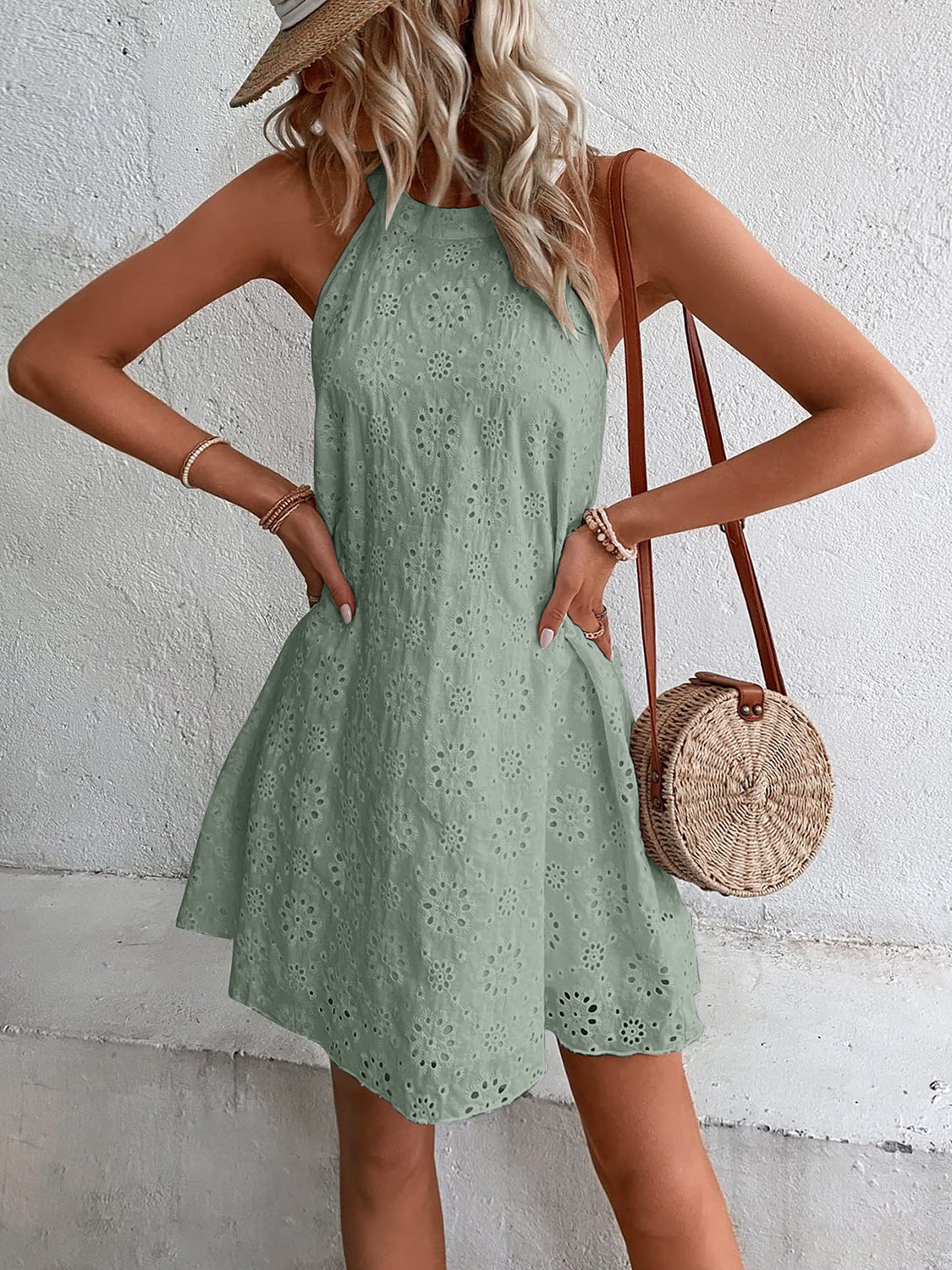 Sophie Paris® | Robe Mini à Col Grec en Oeillet avec Coupe Flatteuse