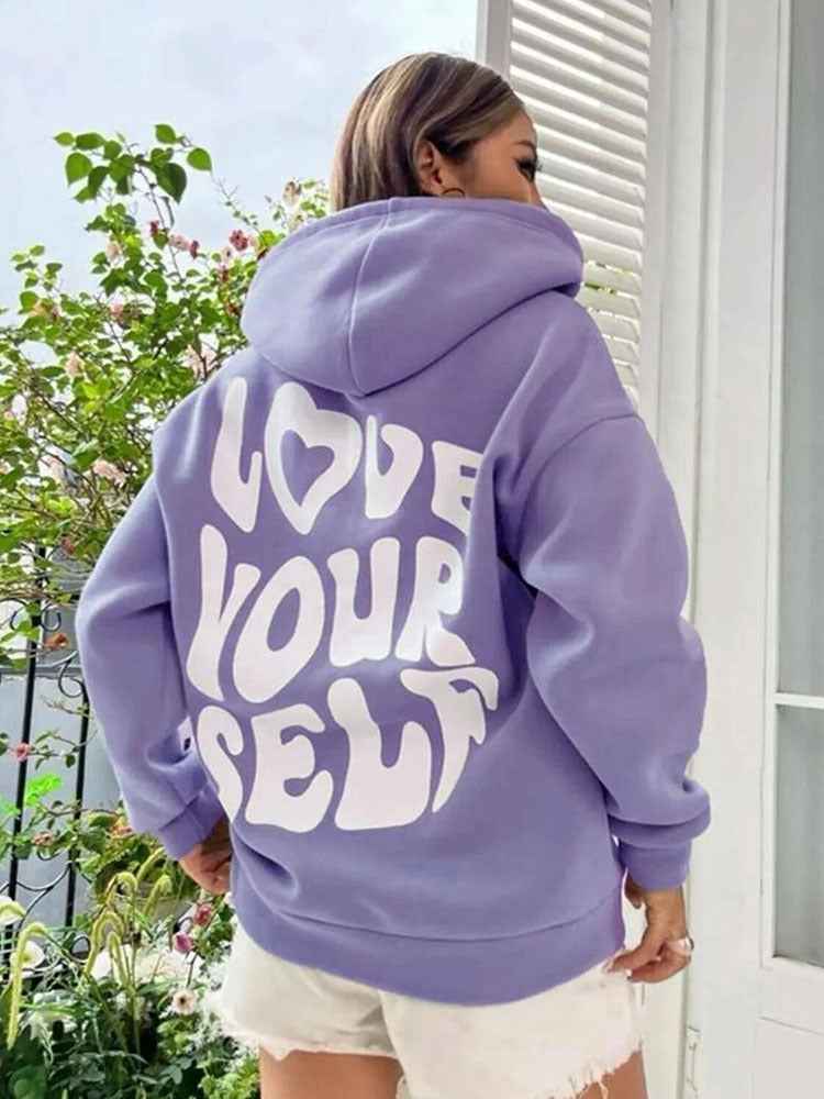 Sweat à capuche femme confortable avec poche kangourou et impression inspirante au dos