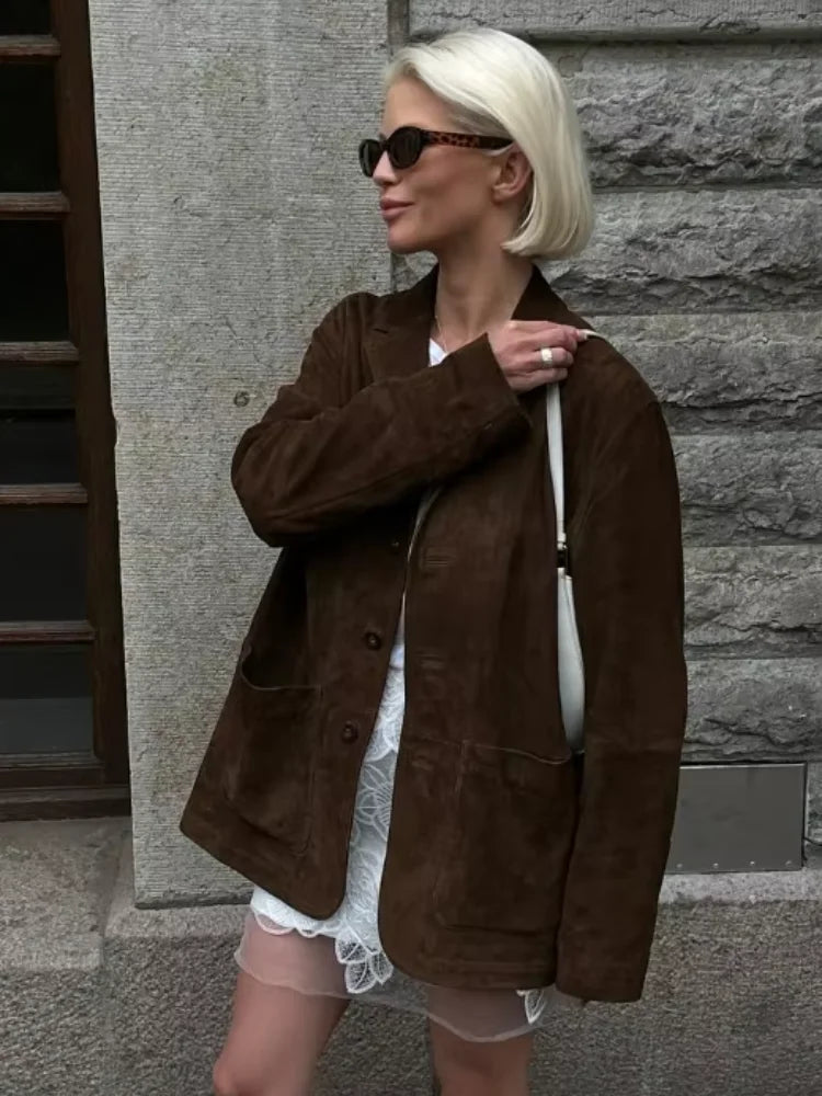 Veste à revers marron chaud élégante pour une élégance décontractée