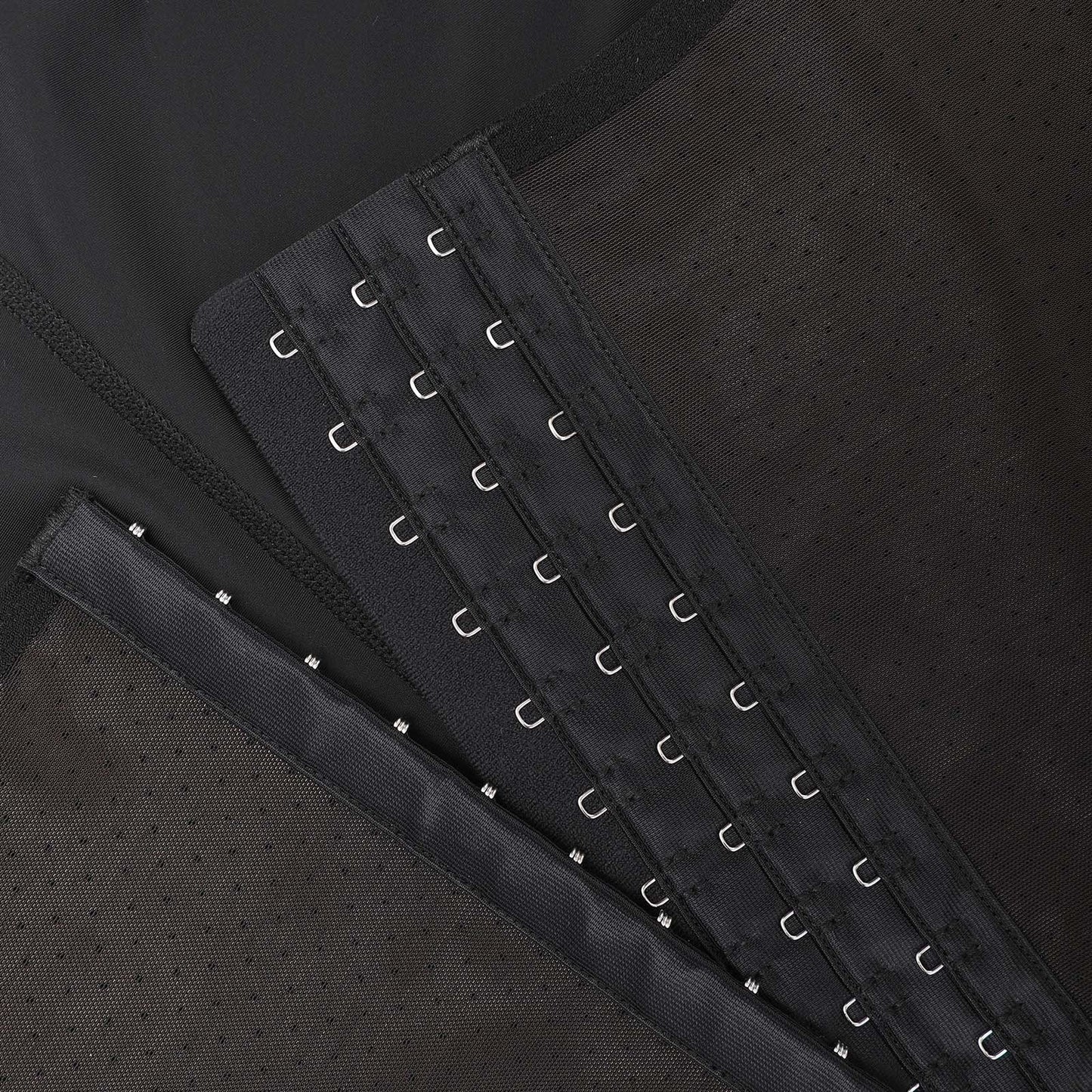 Felicia Short Powernet® - Ademende Latex Body met Open Borst, Buikcontrole en Stevige Compressie Shapewear.