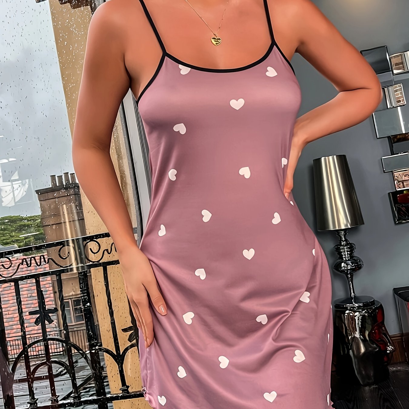 Chemise de nuit à motif cœur et volants romantiques
