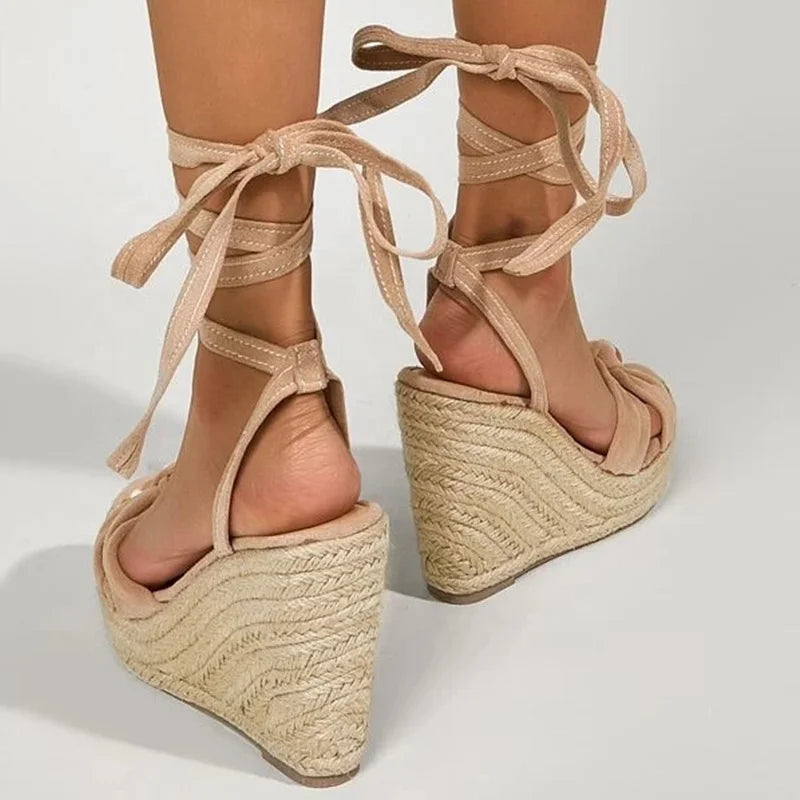Alice Leroy® | Sandales compensées en crochet été