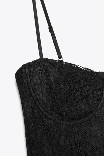 Robe midi en dentelle avec armatures intégrées