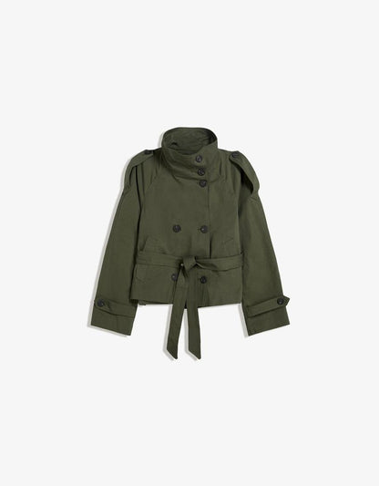 Trench-coat court