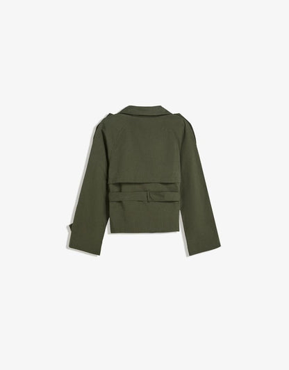 Trench-coat court