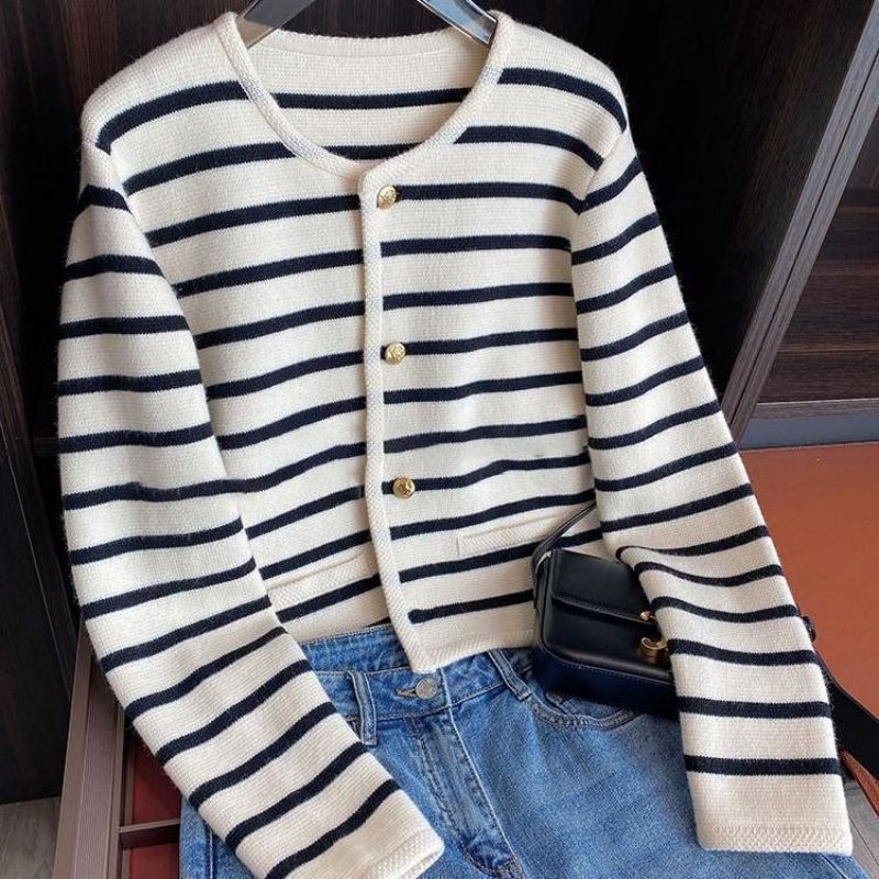 Pull tricoté rayé confortable pour les superpositions d'automne