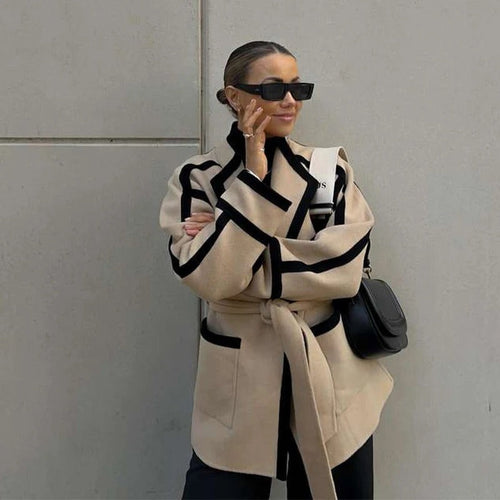 Blazer ceinturé chic à détail contrasté pour femme