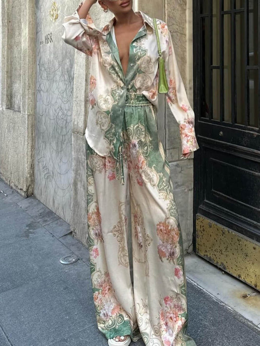 Ensemble ample en satin imprimé unique d'Antibes