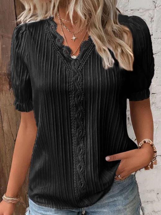 Chemise élégante à col en V avec bords lisses