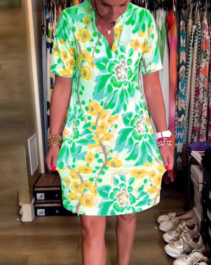 Robe à manches courtes, imprimé fleuri et col V