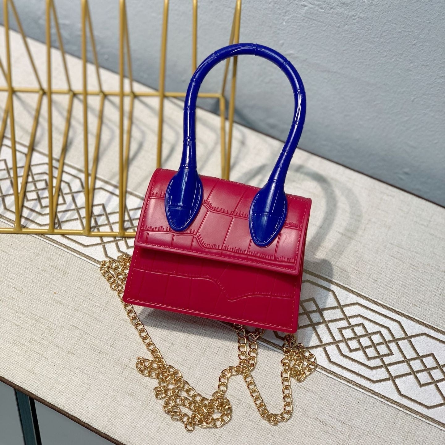 Petit sac à main en cuir texturé