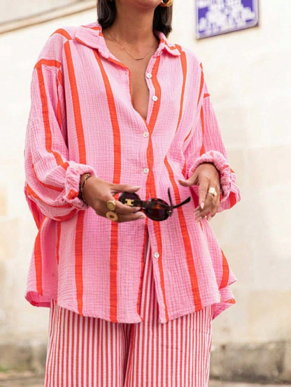 Chemise ample à rayures un look décontracté