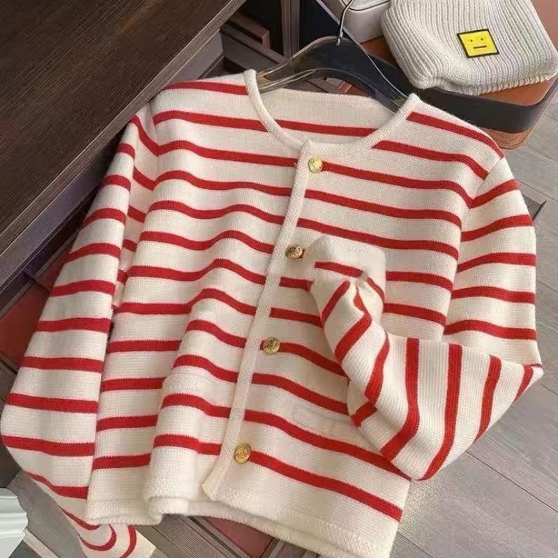 Pull tricoté rayé confortable pour les superpositions d'automne