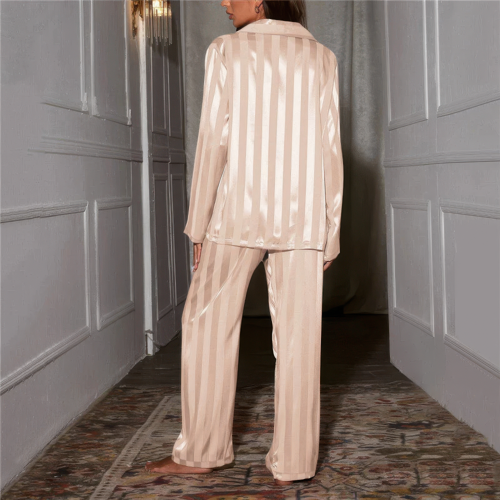 Ensemble Pyjama à Rayures Boutonné Pour Femme
