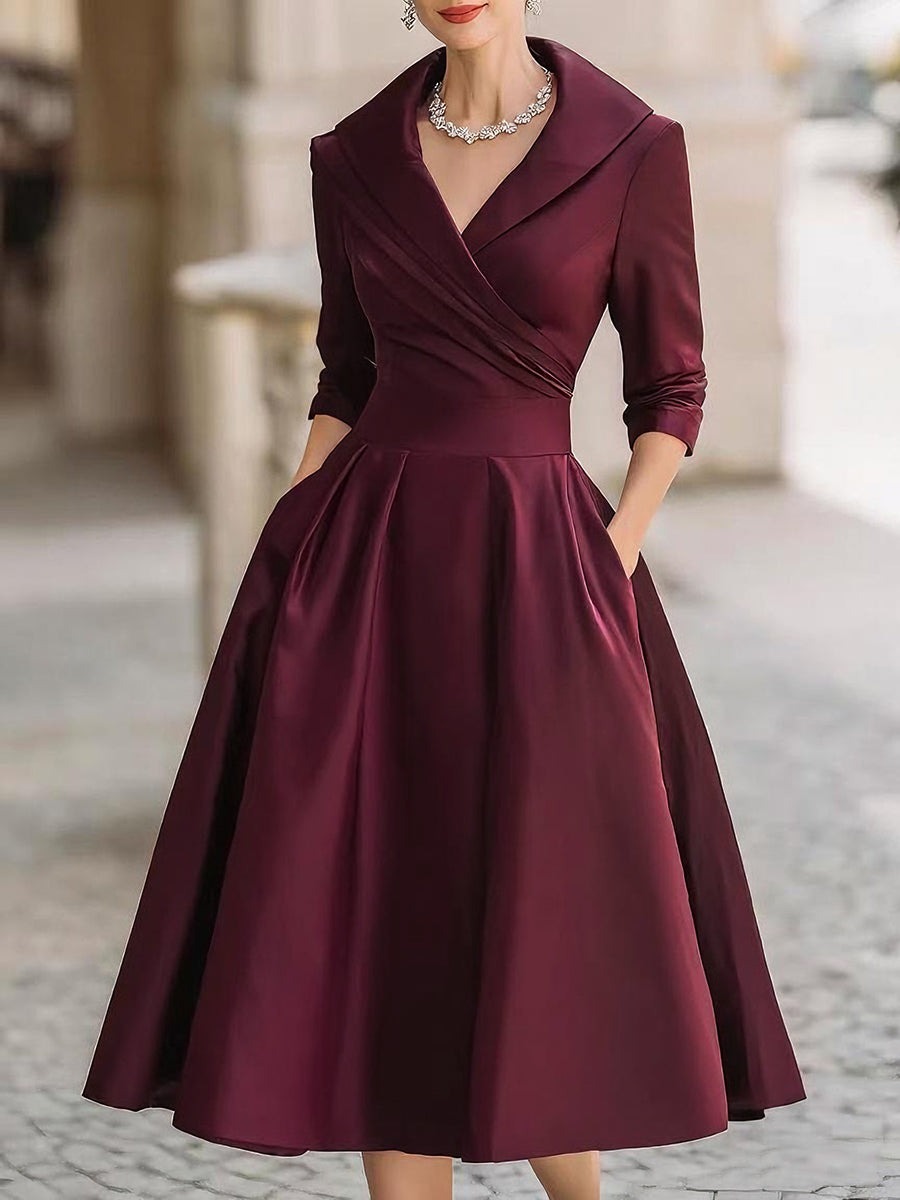 Robe midi en satin d'inspiration vintage avec col drapé