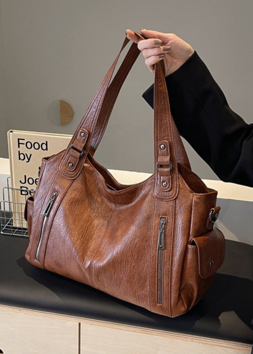 Sac à bandoulière en cuir minimaliste et élégant
