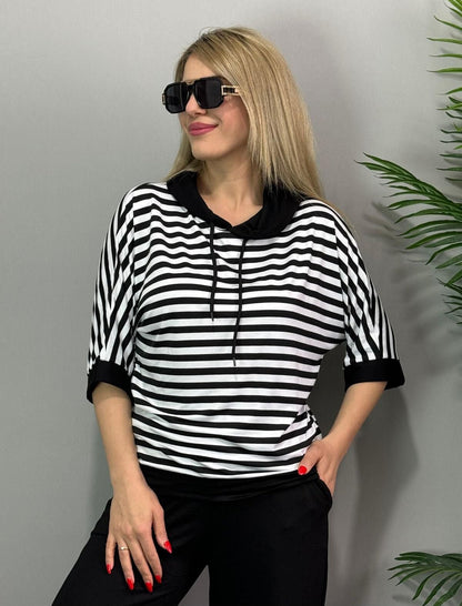 Ensemble chic rayé deux pièces avec haut et pantalon