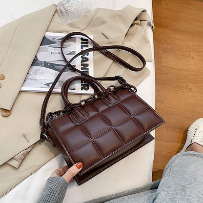Sac à main en cuir matelassé avec chaîne