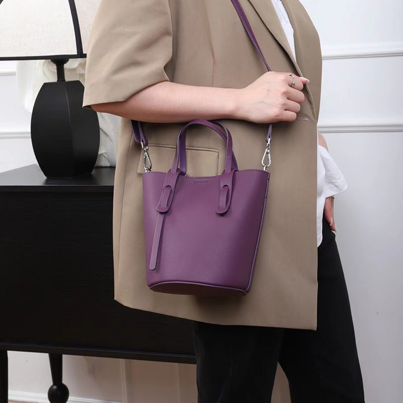 Sac seau en cuir grainé