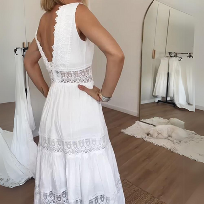 Sadie™ | Robe caraco en dentelle à col en V
