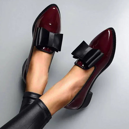 Mocassins à nœud en cuir verni