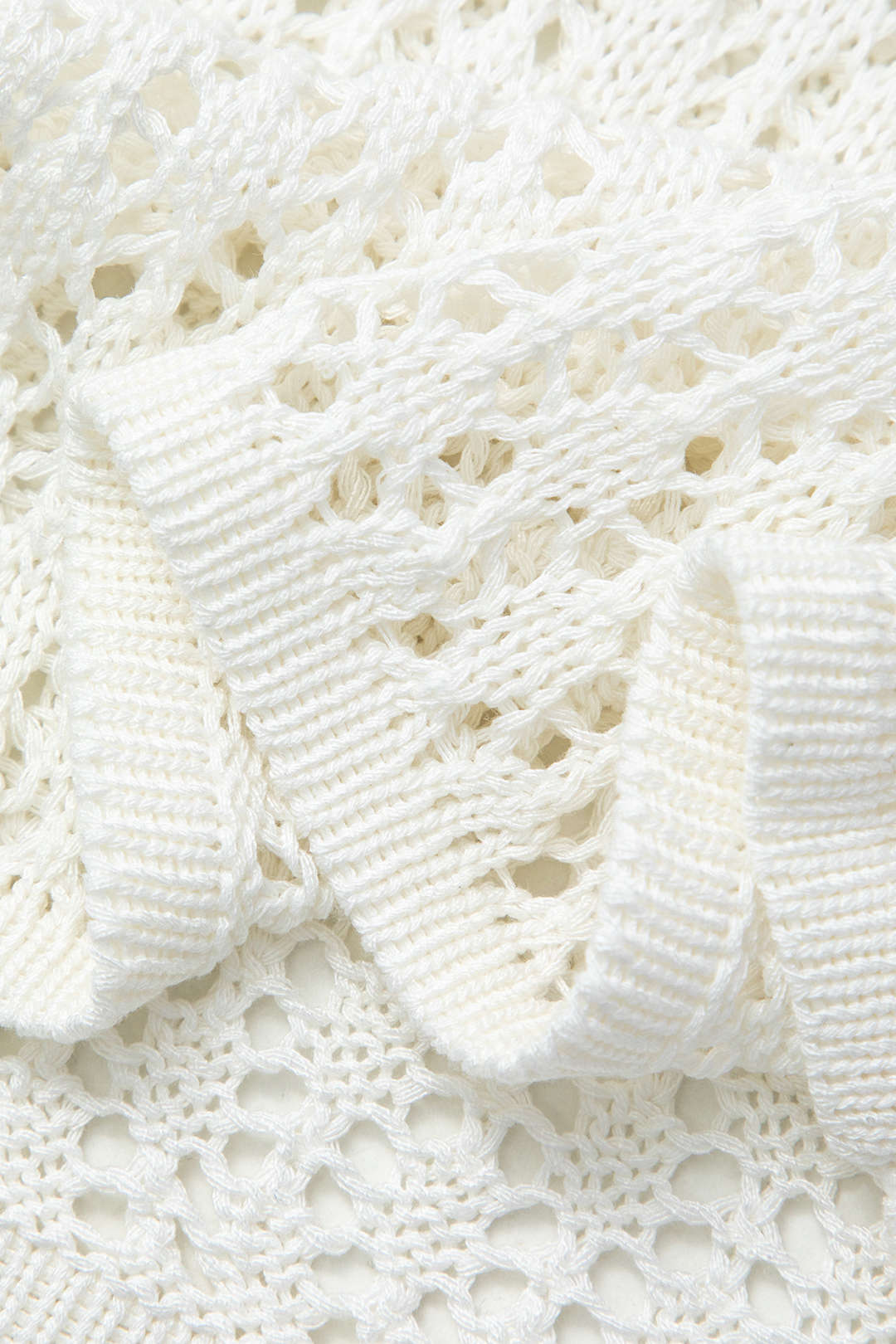 Roselle™ - Un souffle de sensualité estivale dans un tricot léger et élégant