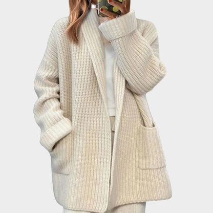Cardigan en laine tricotée douillette