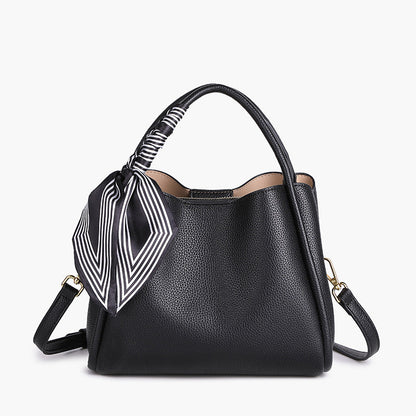 Sac à main en cuir grainé avec foulard