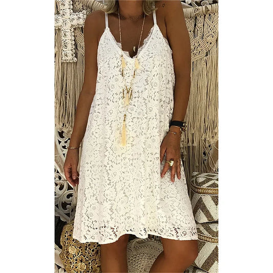 Robe sans bretelles avec détails en dentelle