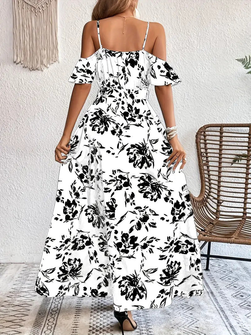 Robe longue fendue à épaules dénudées.
