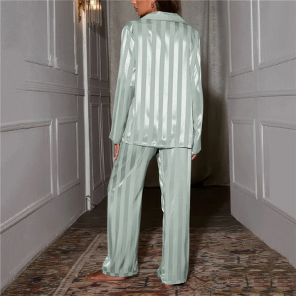 Ensemble Pyjama à Rayures Boutonné Pour Femme