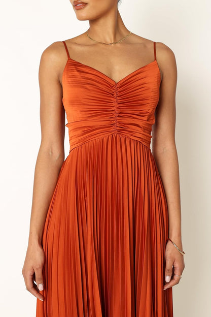 Robe mi-longue plissée élégante pour événements formels