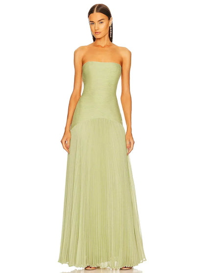 Robe longue verte élégante et fluide pour occasions d'été