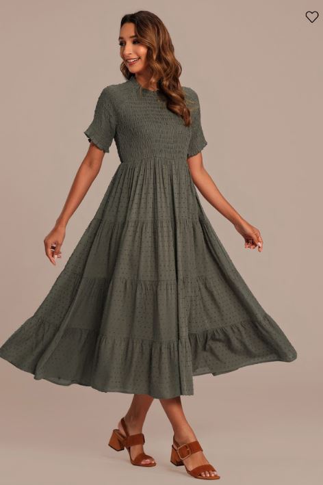 Robe midi vert olive à manches courtes, col rond, fronces et volants superposés