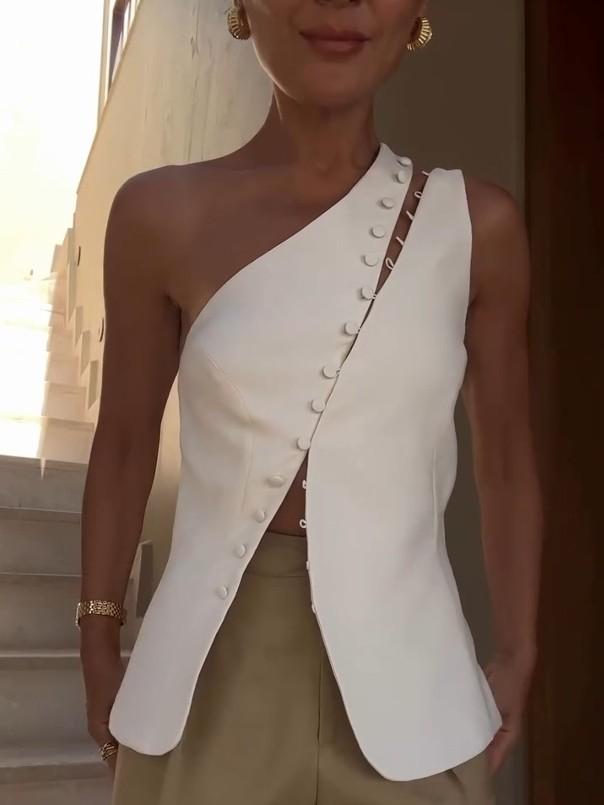 Chic top à une épaule avec détail de boutons