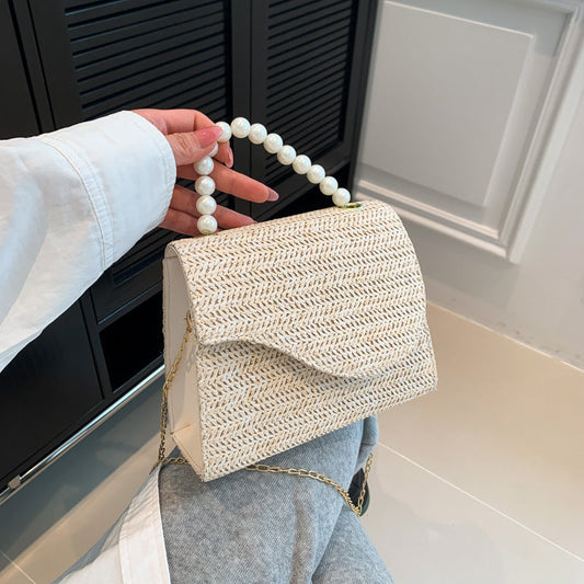 Sac à bandoulière en fibre naturel ornée de perles