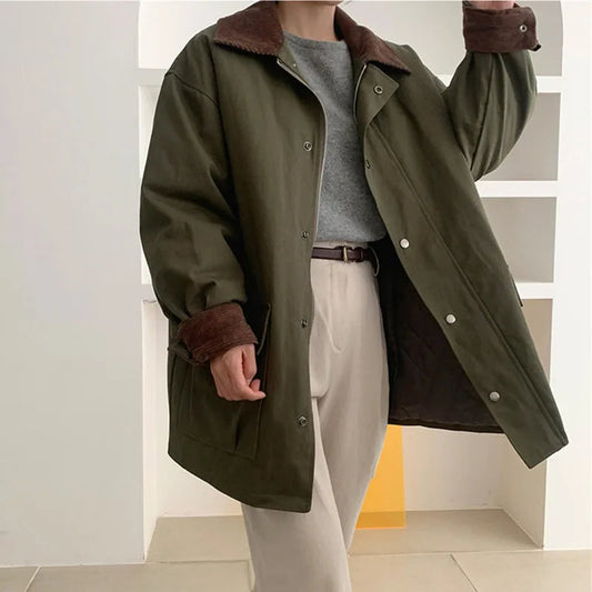 Veste pour femmes d'inspiration vintage avec col rabattu et grandes poches