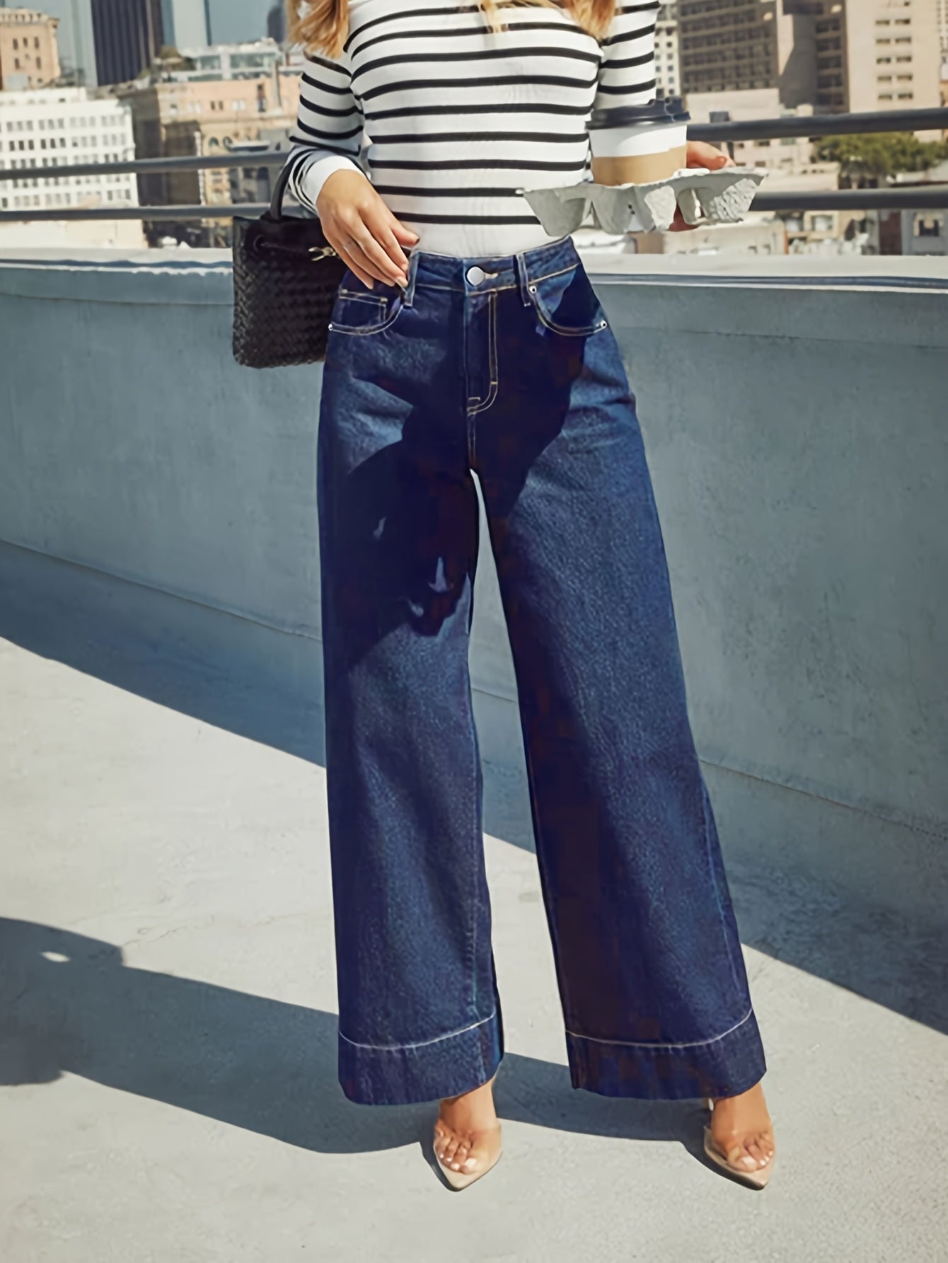 Jean en denim extensible taille haute à jambes larges avec ourlet revers
