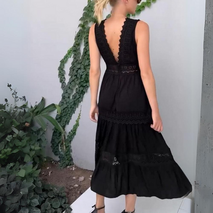 Sadie™ | Robe caraco en dentelle à col en V