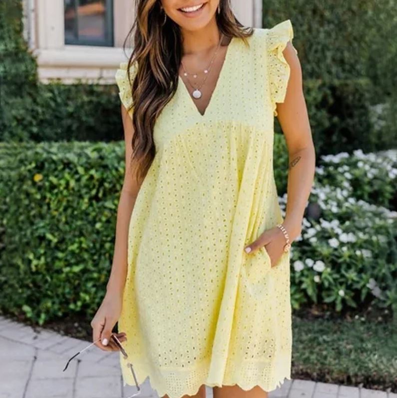 Robe Élégante en Dentelle Ajourée