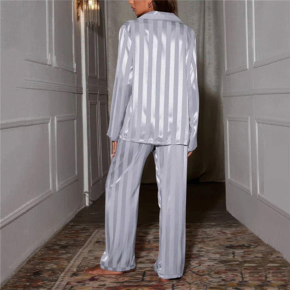 Ensemble Pyjama à Rayures Boutonné Pour Femme