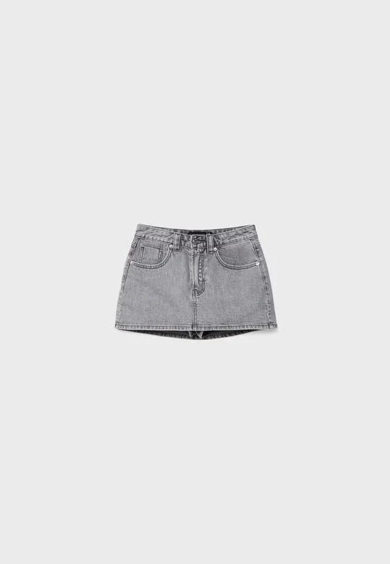 Mini-jupe-short en denim décontracté pour un look quotidien sans effort