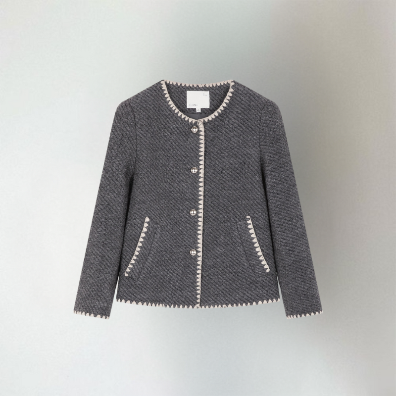 Cardigan en maille légère chic pour superposition